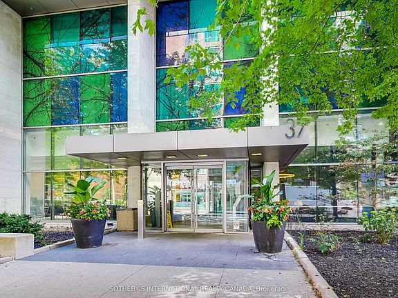 2nd image of 37 Grosvenor St #3305