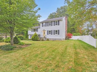 28 Lancaster Rd, Cromwell, CT 06416
