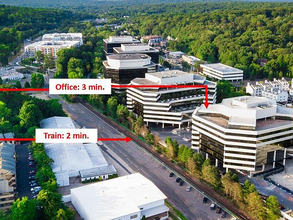 Extremely CONVENIENT Location: 2 min. walk to Metro North Railroad! LA Fitness and Stop &Shop are less than a 5 min. drive! Historic SONO is minutes away, you have easy access to I-95 and Merritt Parkway!