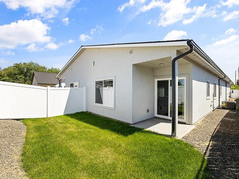 10494 W Shields Ave — Photo 35