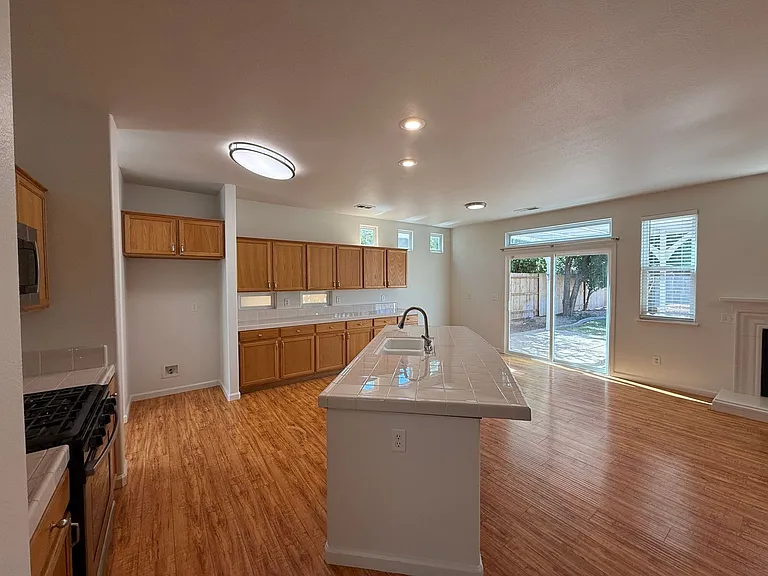 3904 Crescendo Ln — Photo 12