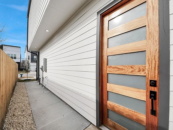 5th image of 3537 Amos St