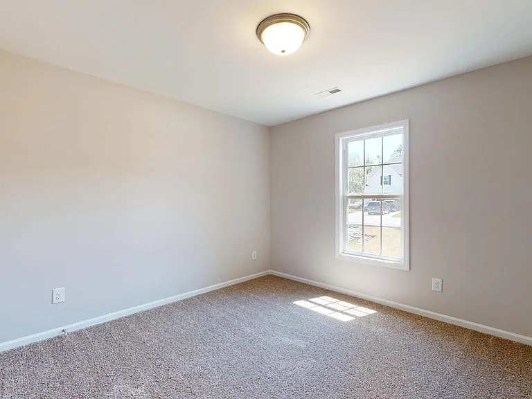 93 Robertson Ln — Photo 6