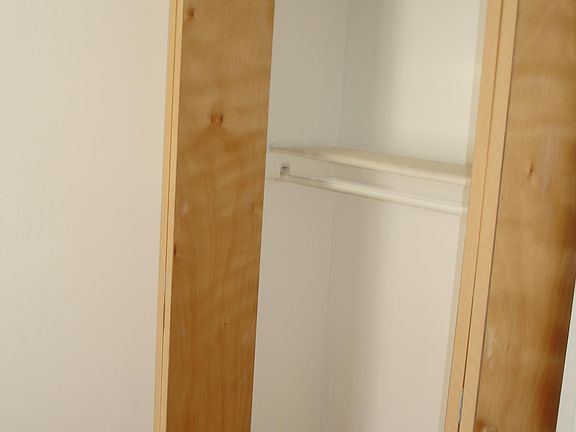 5th image of 2352 S Canal St Floor 2