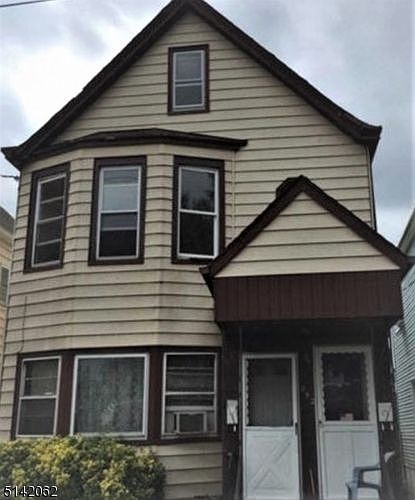 2nd image of 852 Paterson Ave