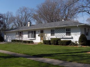 1 Frances Ct, Buffalo Grove, IL 60089