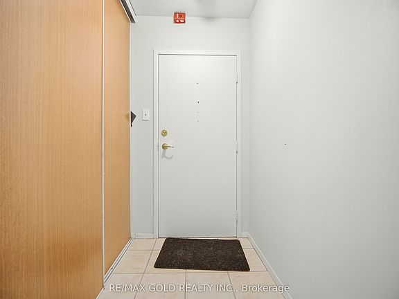 5th image of 3533 Derry Rd E #607