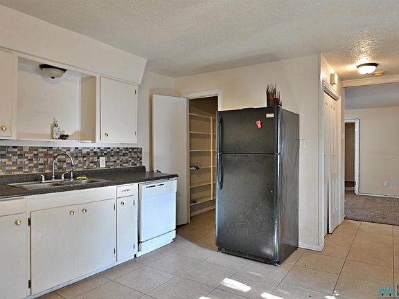 5th image of 1115 W 3rd St