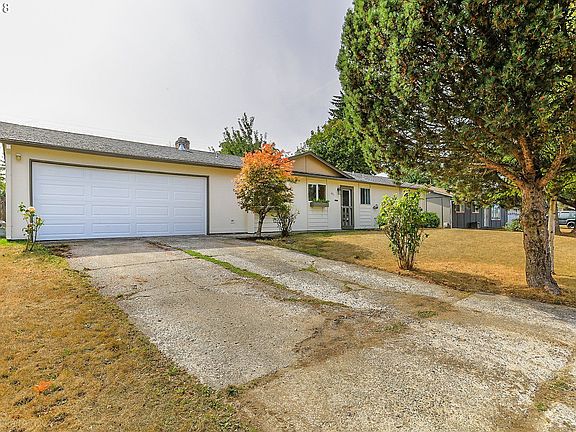 3rd image of 621 NW 82nd St