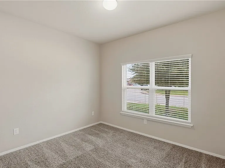 140 Fabarm Ln — Photo 11