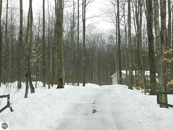 3rd image of 3656 Deermont Ln NE