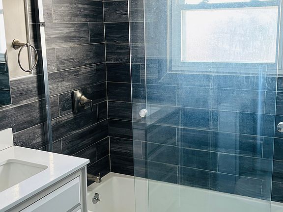 5th image of 119 Sheridan Ave Floor 2