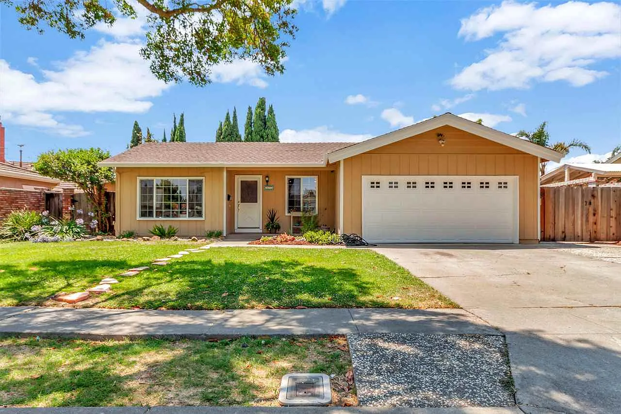 36371 Cypress Point Dr photo 1