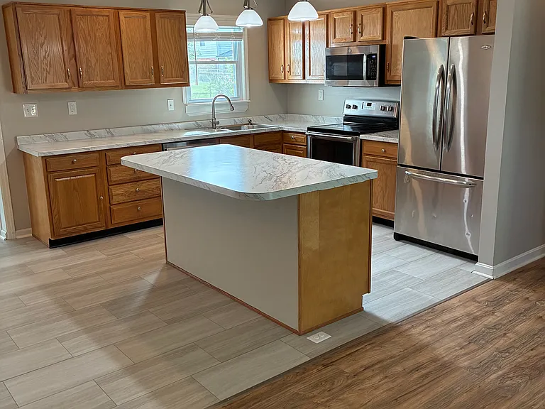 2405 Vinedale Ave — Photo 8