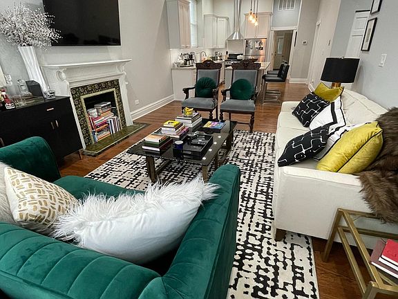 3rd image of 419 W Belden Ave APT 1