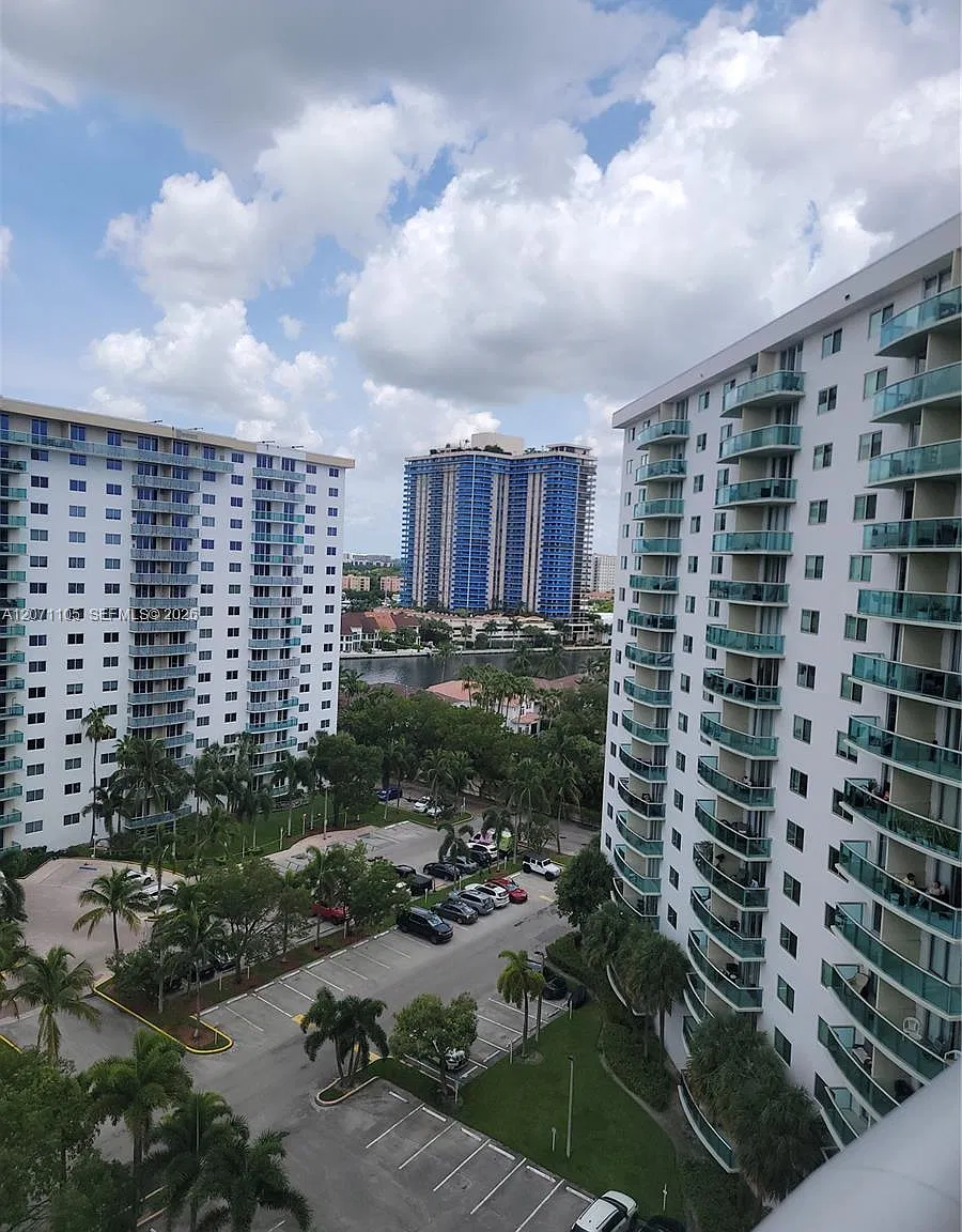 Oceanview Condo Bldg B — Photo 2