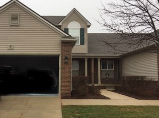 121 Newberry Ln, Howell, MI