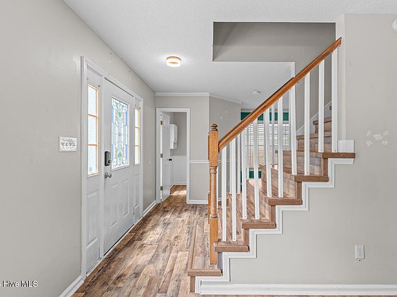 3rd image of 108 Yellowwood Drive