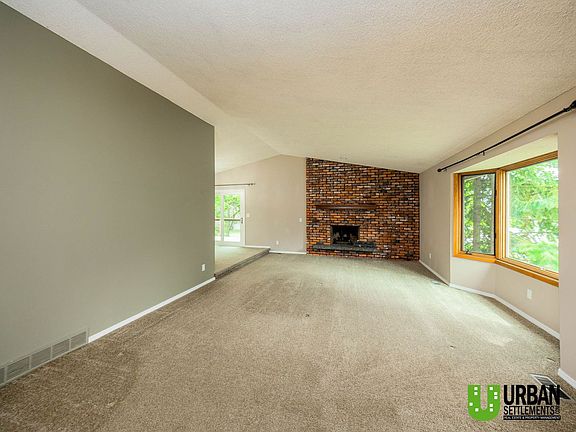 3rd image of 8421 E Columbia Dr
