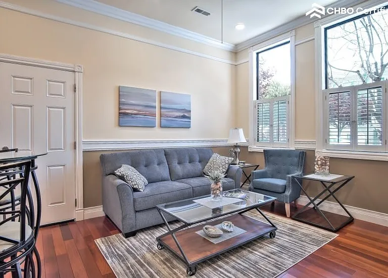 1319 San Bruno Ave — Photo 4