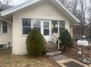 121 Francis Ct, Jackson, MI 49203