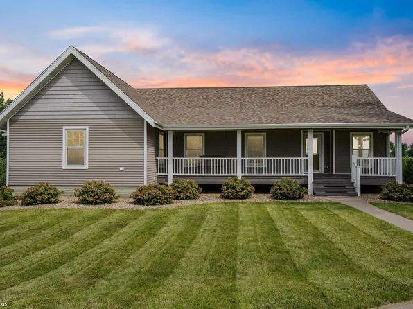 808 Highland Acres Rd, Marshalltown, IA 50158