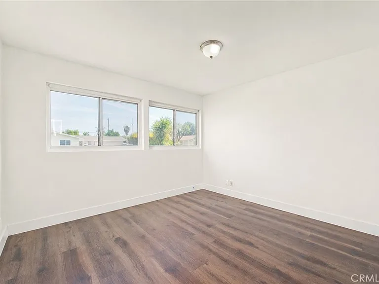 7429 Kentland Ave — Photo 12