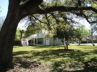 302 E Park St, Alvin, TX 77511
