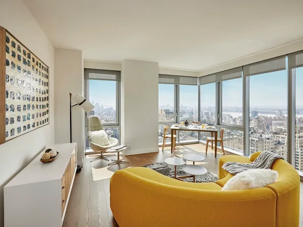 100 West 31st Street image 1 of 31