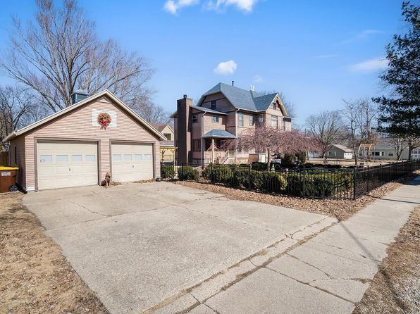 410 S 7th St, Oregon, IL 61061