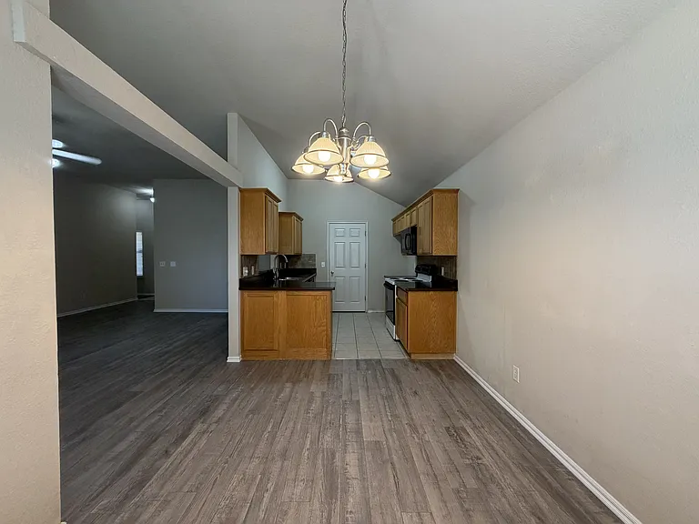 1214 Northern Hills Ln — Photo 11