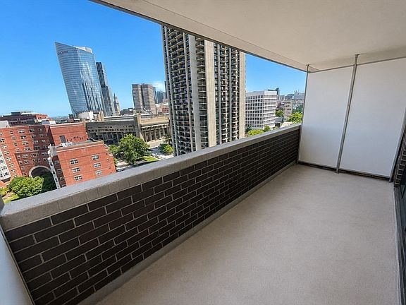 3rd image of 9 Hawthorne Pl APT 12F