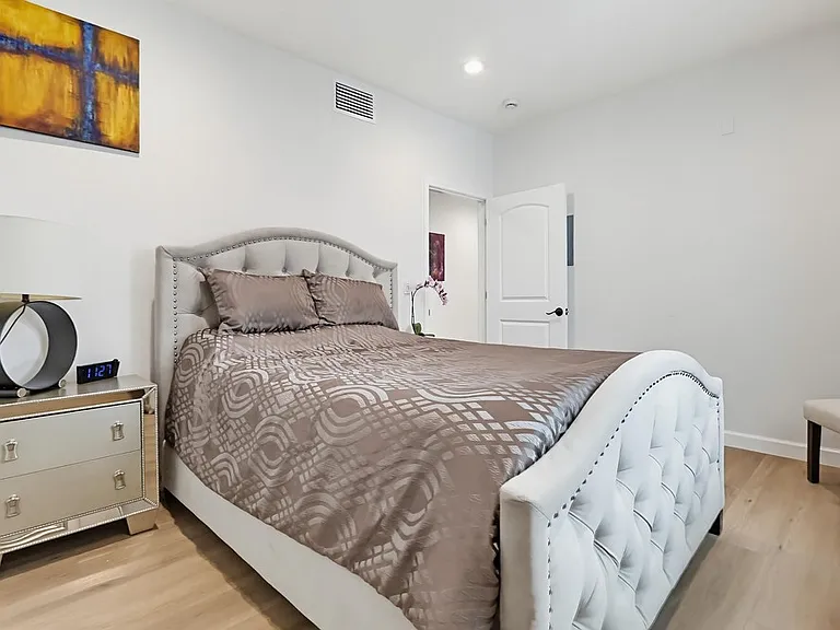 5132 W Maplewood Ave #202 — Photo 26