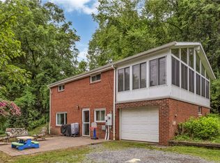 3 Kerr Rd, Carnegie, PA 15106