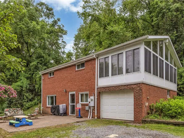 3 Kerr Rd, Carnegie, PA 15106