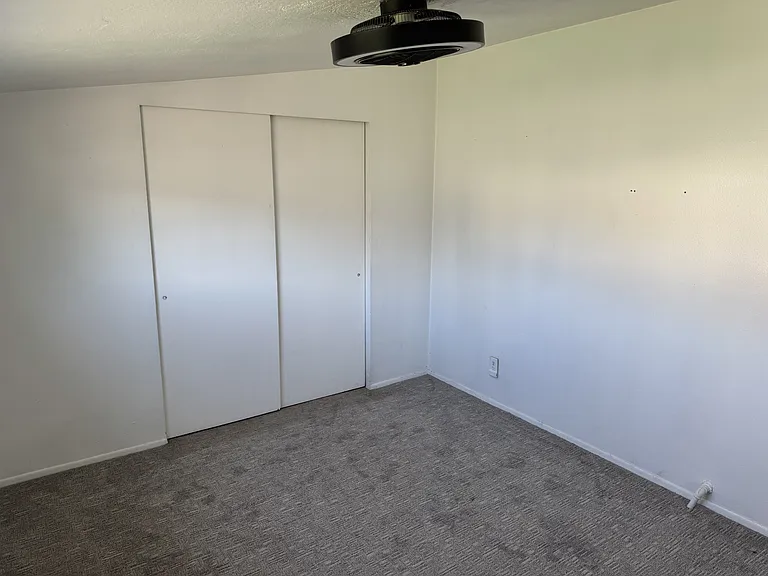 280 W 400 N — Photo 11