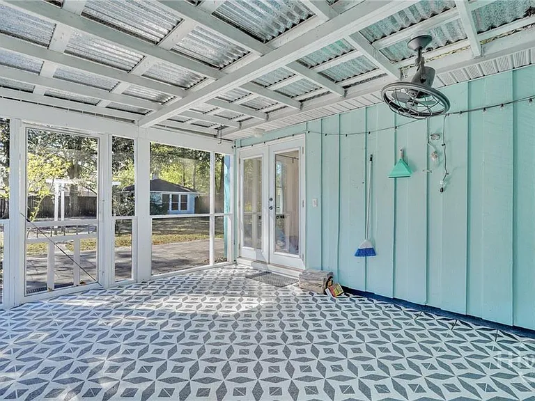 2337 Shirley Dr — Photo 34