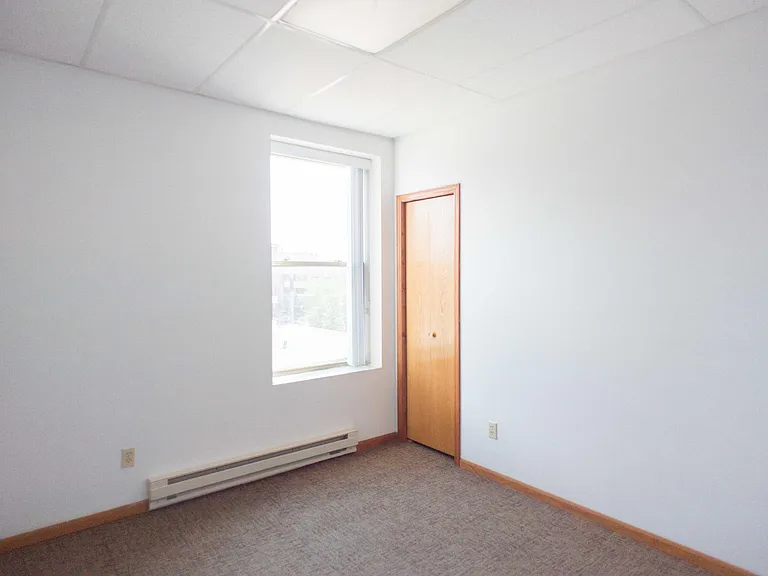 411 Broadway N #304 — Photo 10