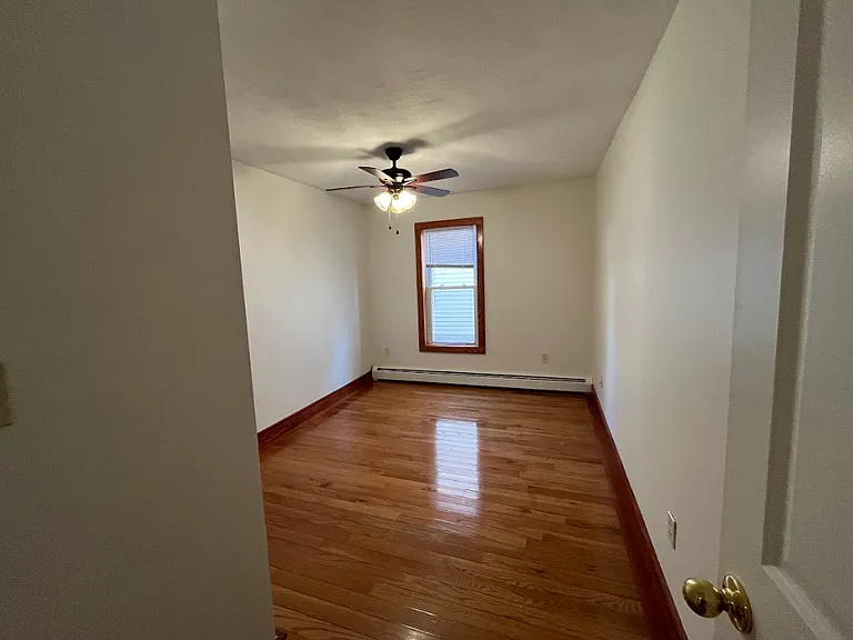 25 Greenman Ave #1 — Photo 8