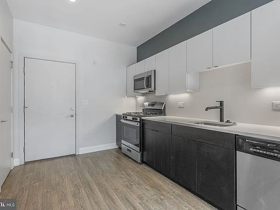 5th image of 512 E Girard Ave #103
