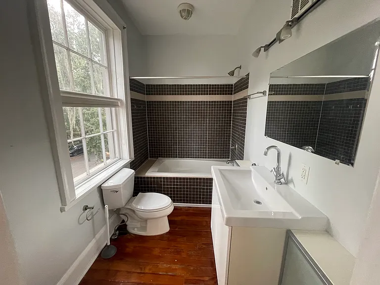 122 E Jones St #2 — Photo 10