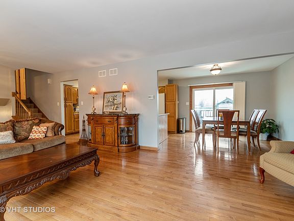 4th image of 16318 Hillcrest Dr