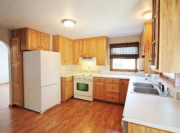3rd image of 1113 Deborah Ave