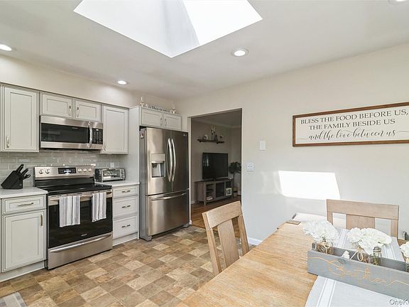 5th image of 12 Oak Street