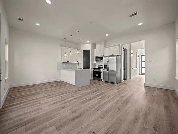 5th image of 4945 Bataan Rd #A