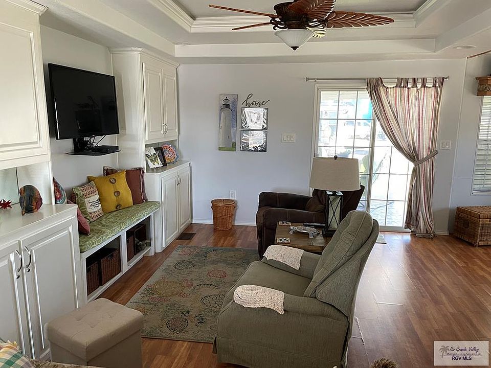 1st image of 512 W Clam Cir