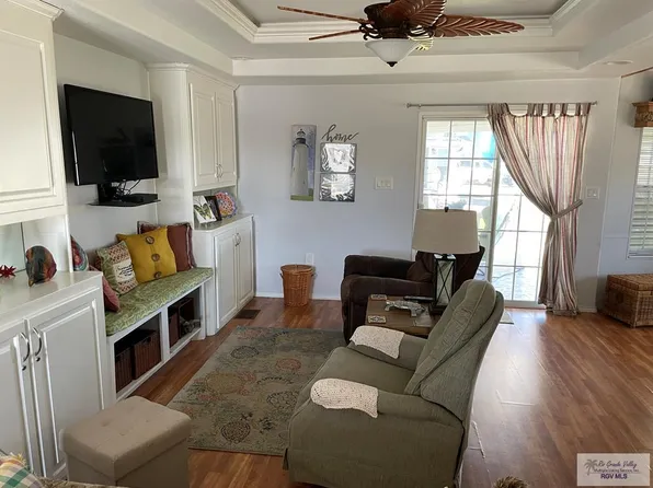 512 W Clam Cir, Port Isabel, TX 78578