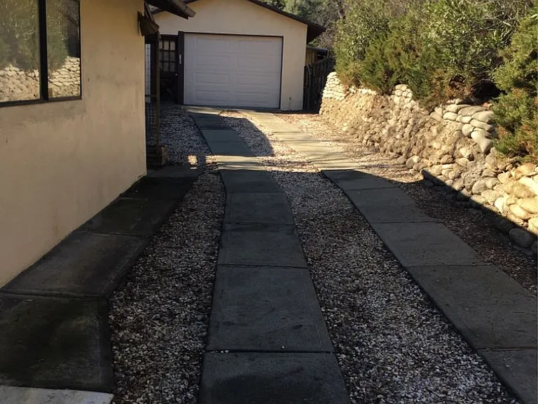 3690 Tulare St — Photo 17