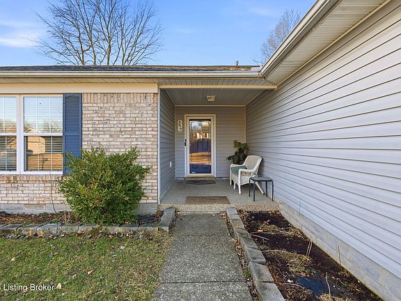 3rd image of 9617 Arrowridge Dr