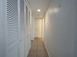 980 NE 170th St #104-1, Miami, FL 33162